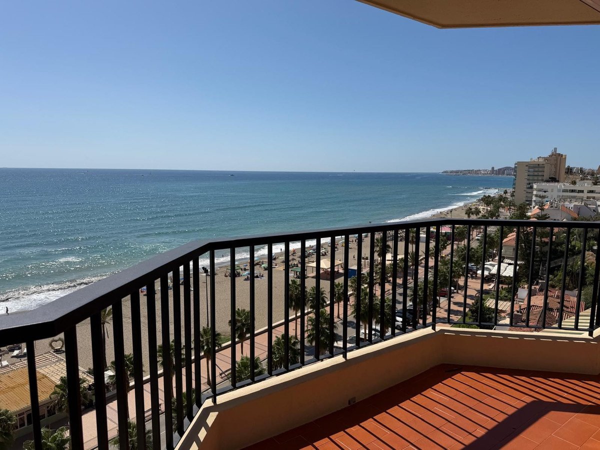 21 Bed Top Floor Apartment in Fuengirola