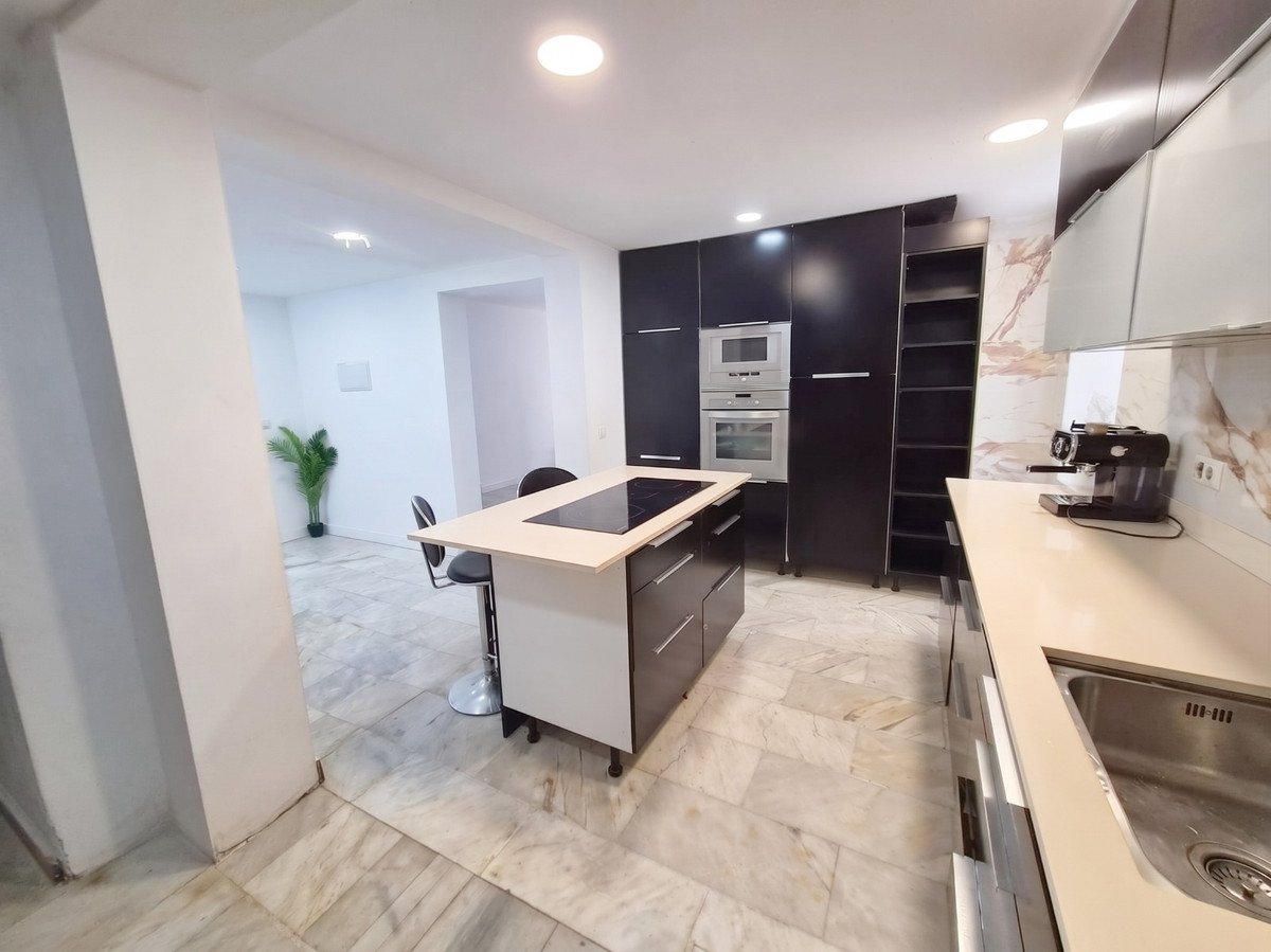 4 Bed Detached Villa in Benalmadena