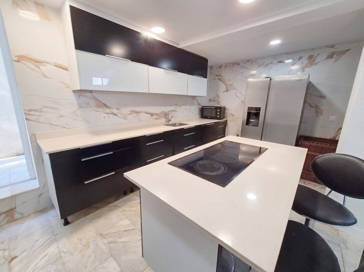 4 Bed Detached Villa in Benalmadena