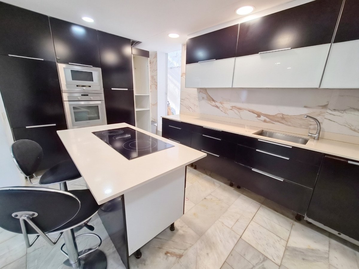 4 Bed Detached Villa in Benalmadena