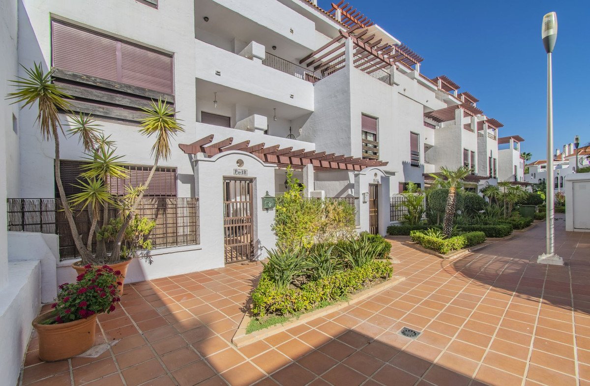3 Bed Ground Floor Apartment in Nueva Andalucía