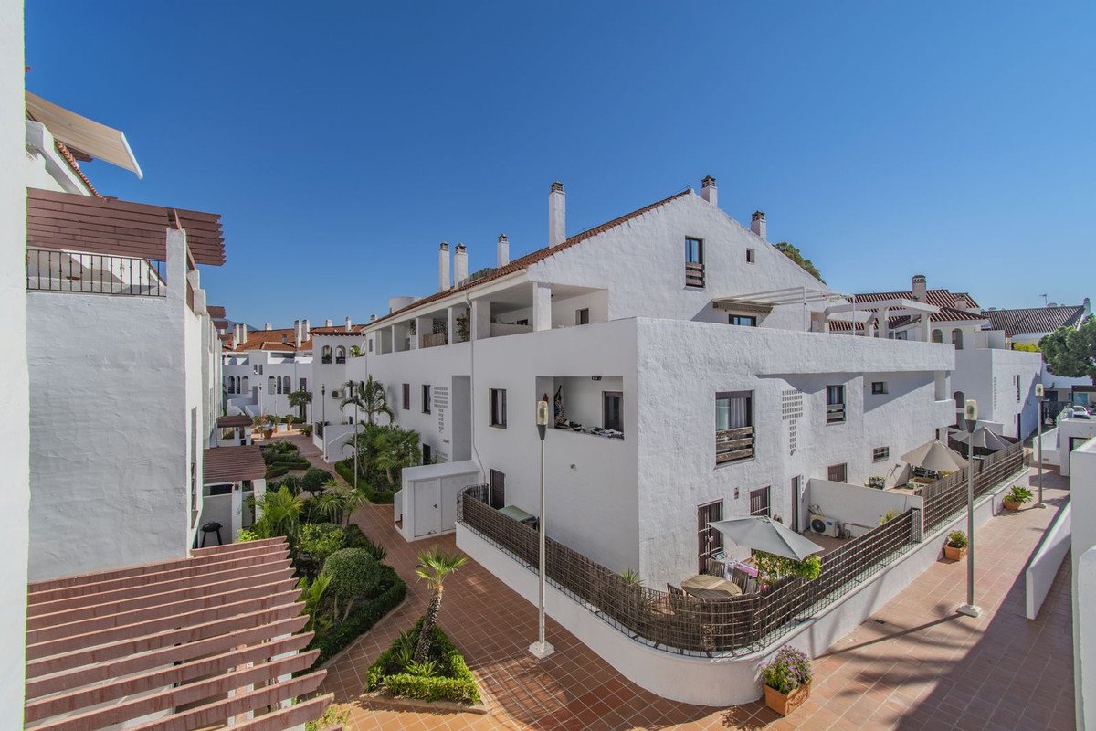 3 Bed Ground Floor Apartment in Nueva Andalucía