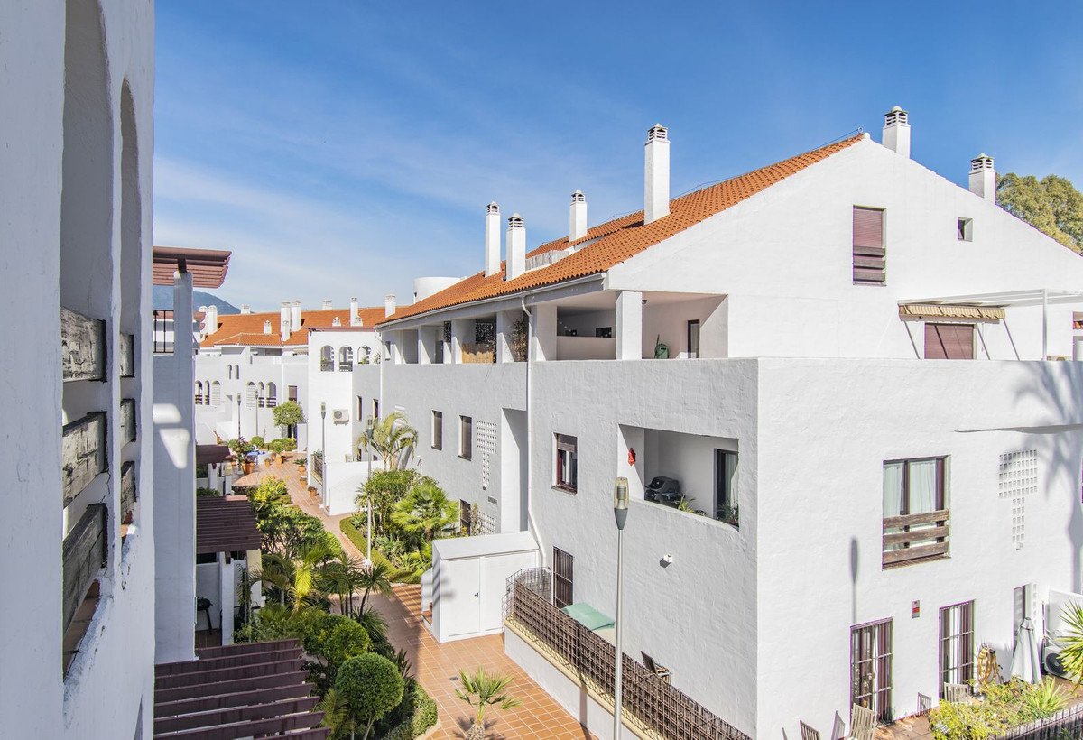 3 Bed Ground Floor Apartment in Nueva Andalucía