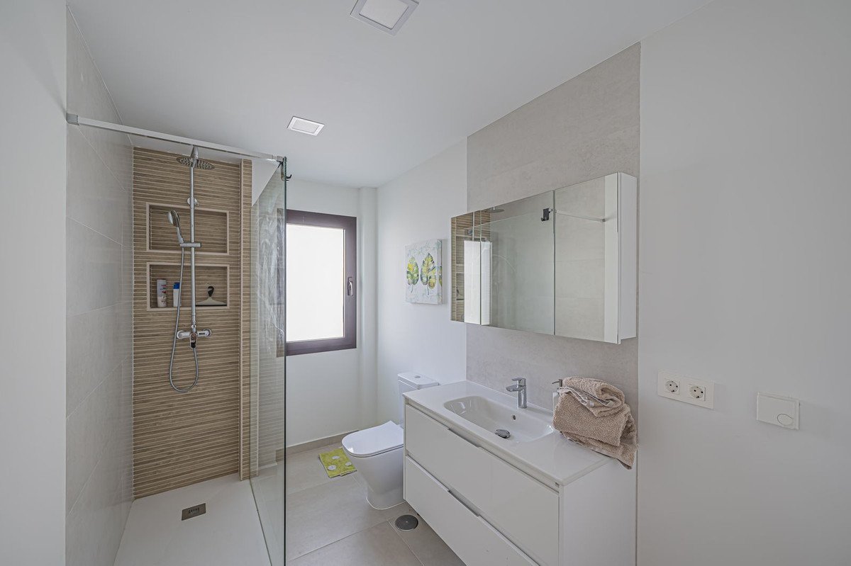 3 Bed Ground Floor Apartment in Nueva Andalucía