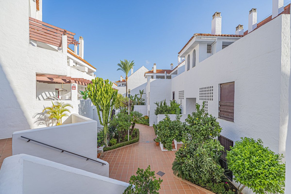 3 Bed Ground Floor Apartment in Nueva Andalucía