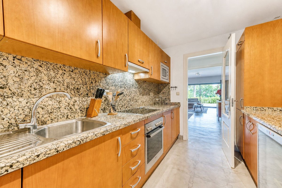 2 Bed Ground Floor Apartment in Los Flamingos