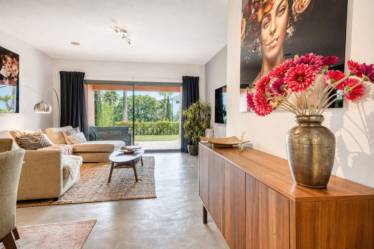 2 Bed Ground Floor Apartment in Los Flamingos