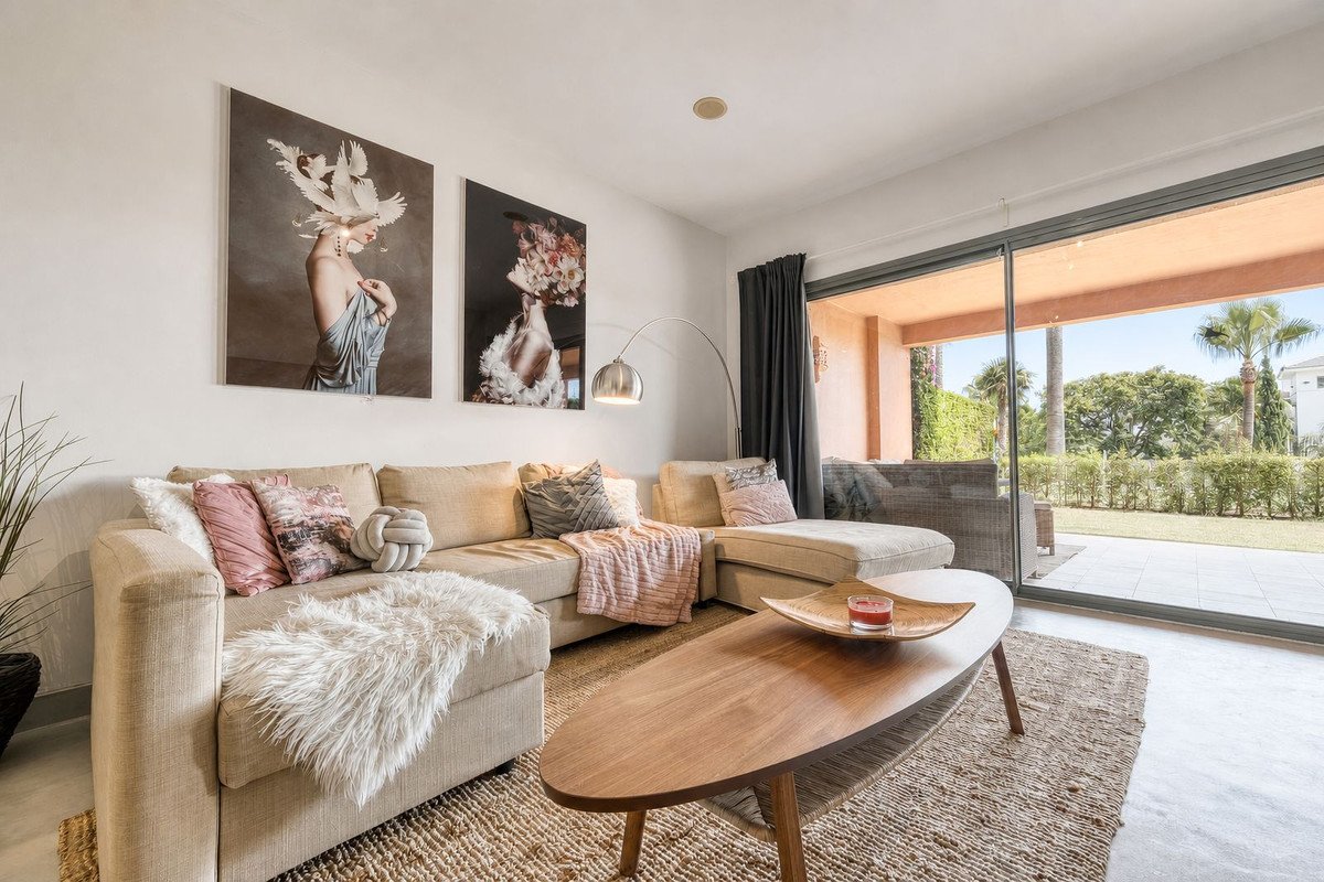 2 Bed Ground Floor Apartment in Los Flamingos