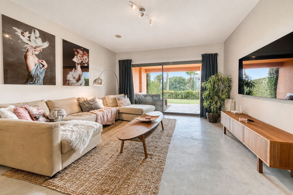 2 Bed Ground Floor Apartment in Los Flamingos