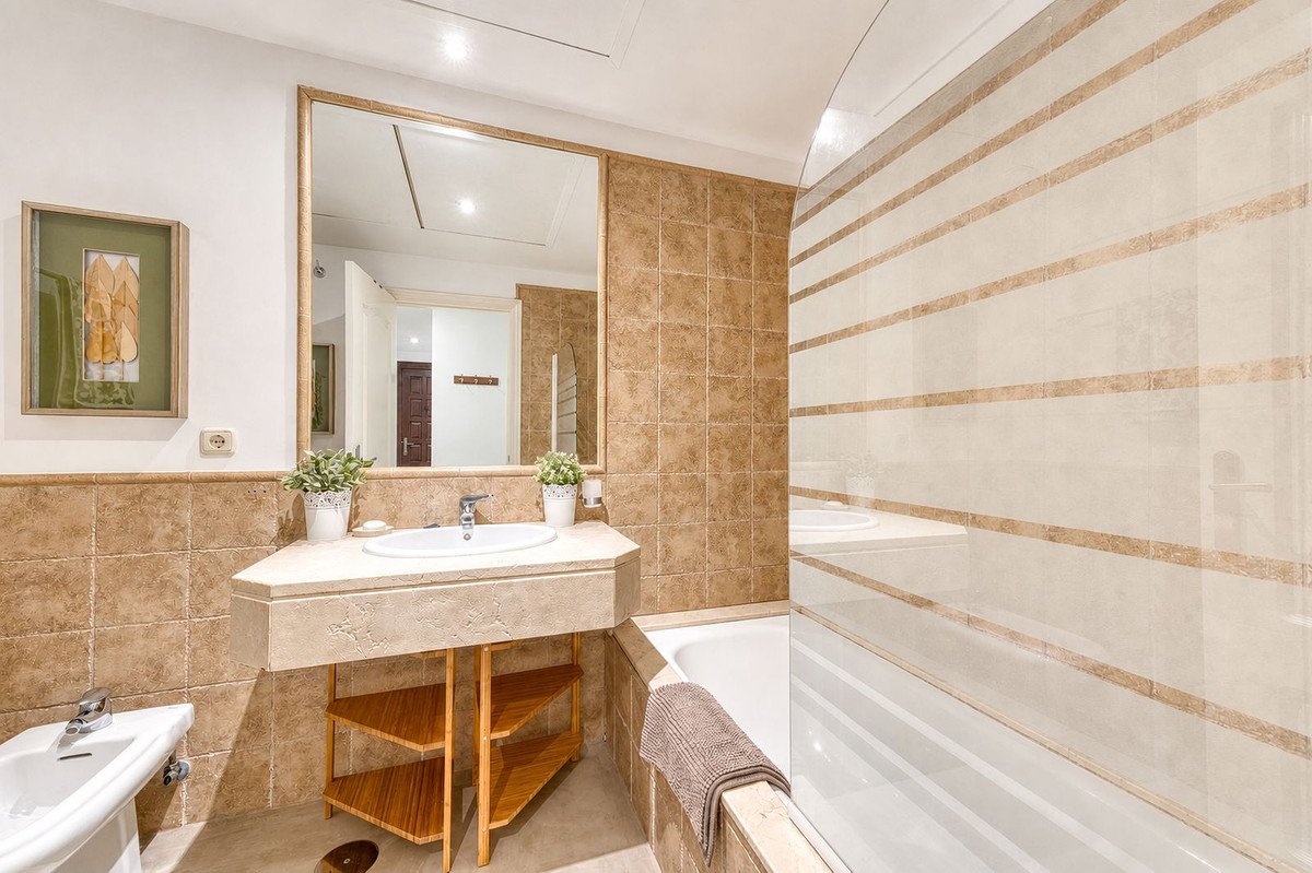 2 Bed Ground Floor Apartment in Los Flamingos