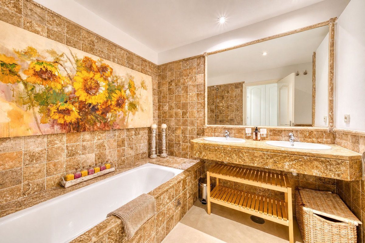 2 Bed Ground Floor Apartment in Los Flamingos