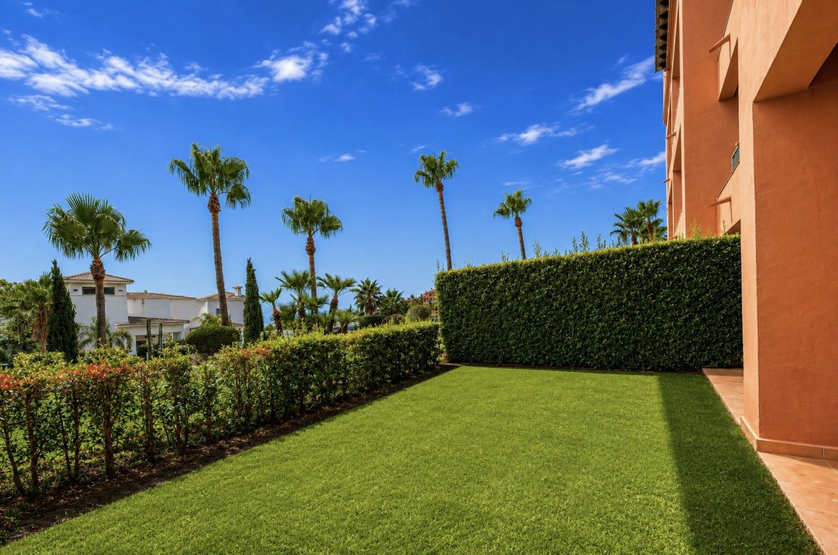2 Bed Ground Floor Apartment in Los Flamingos