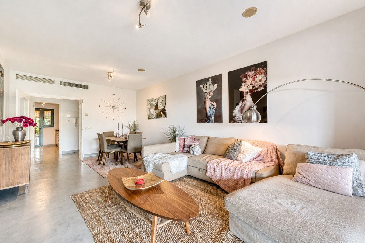 2 Bed Ground Floor Apartment in Los Flamingos