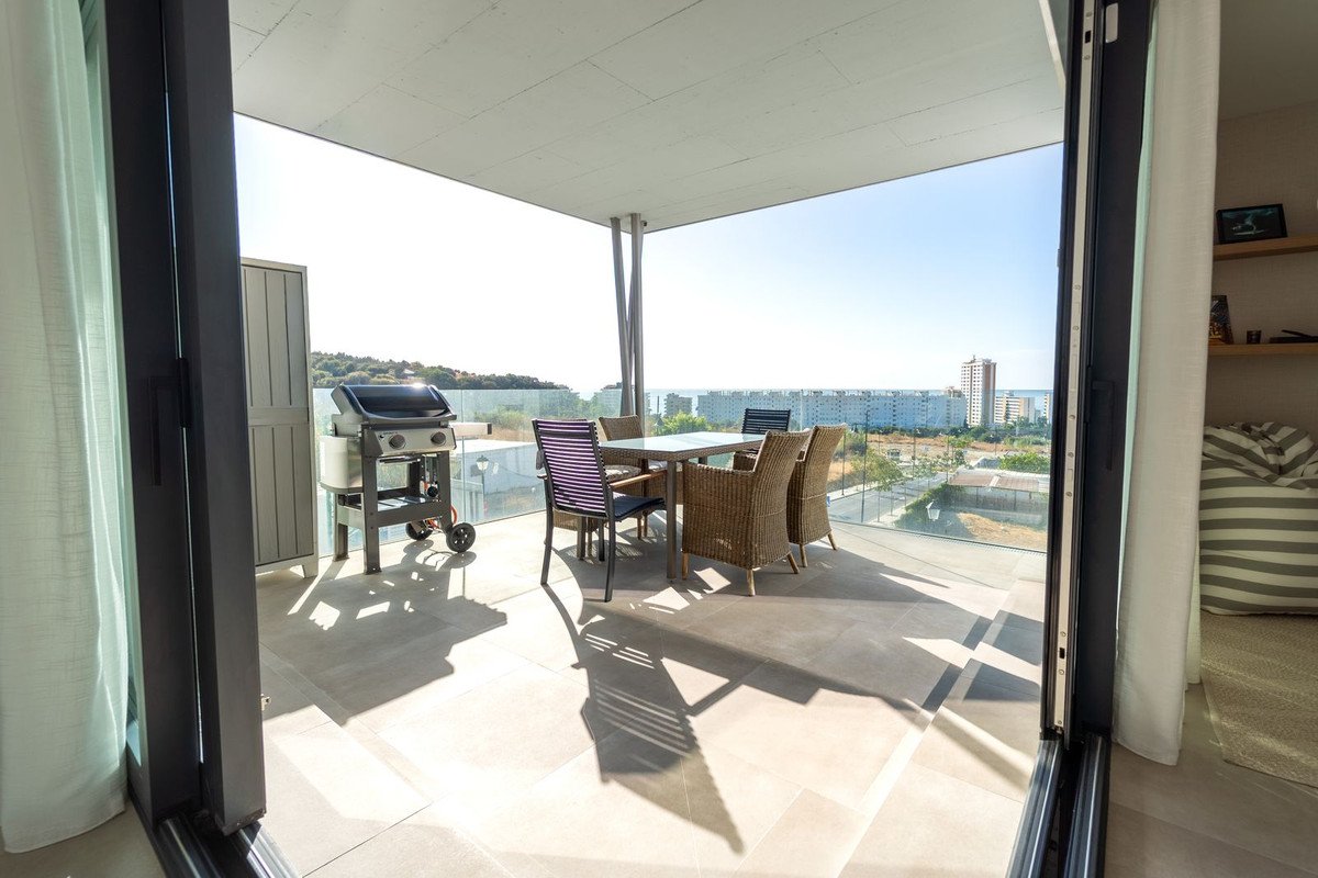 3 Bed Middle Floor Apartment in Los Pacos