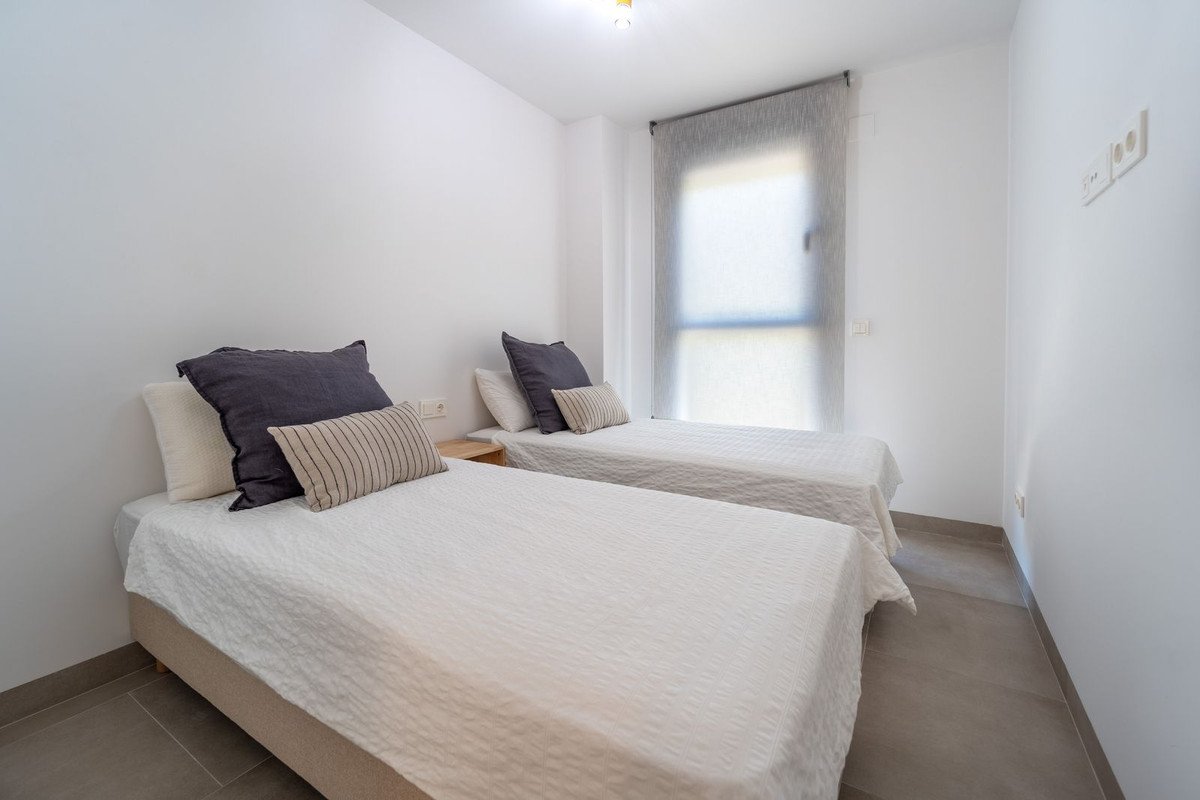 3 Bed Middle Floor Apartment in Los Pacos