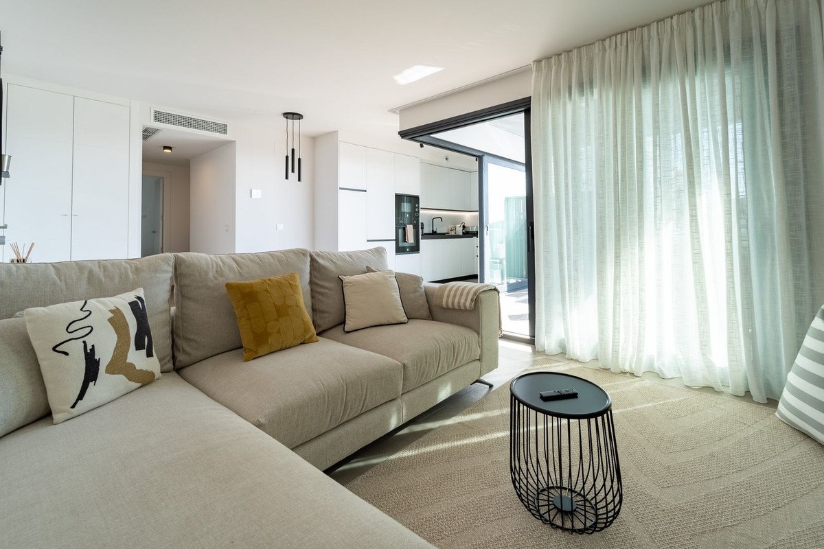3 Bed Middle Floor Apartment in Los Pacos