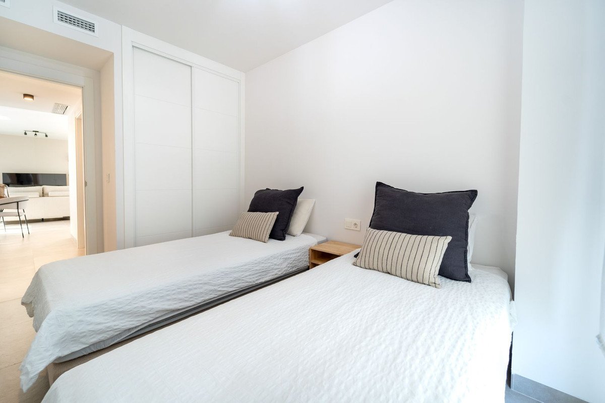 3 Bed Middle Floor Apartment in Los Pacos