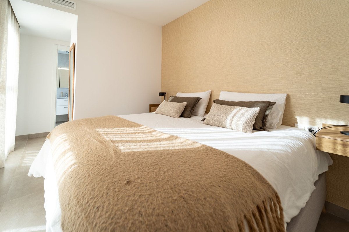 3 Bed Middle Floor Apartment in Los Pacos