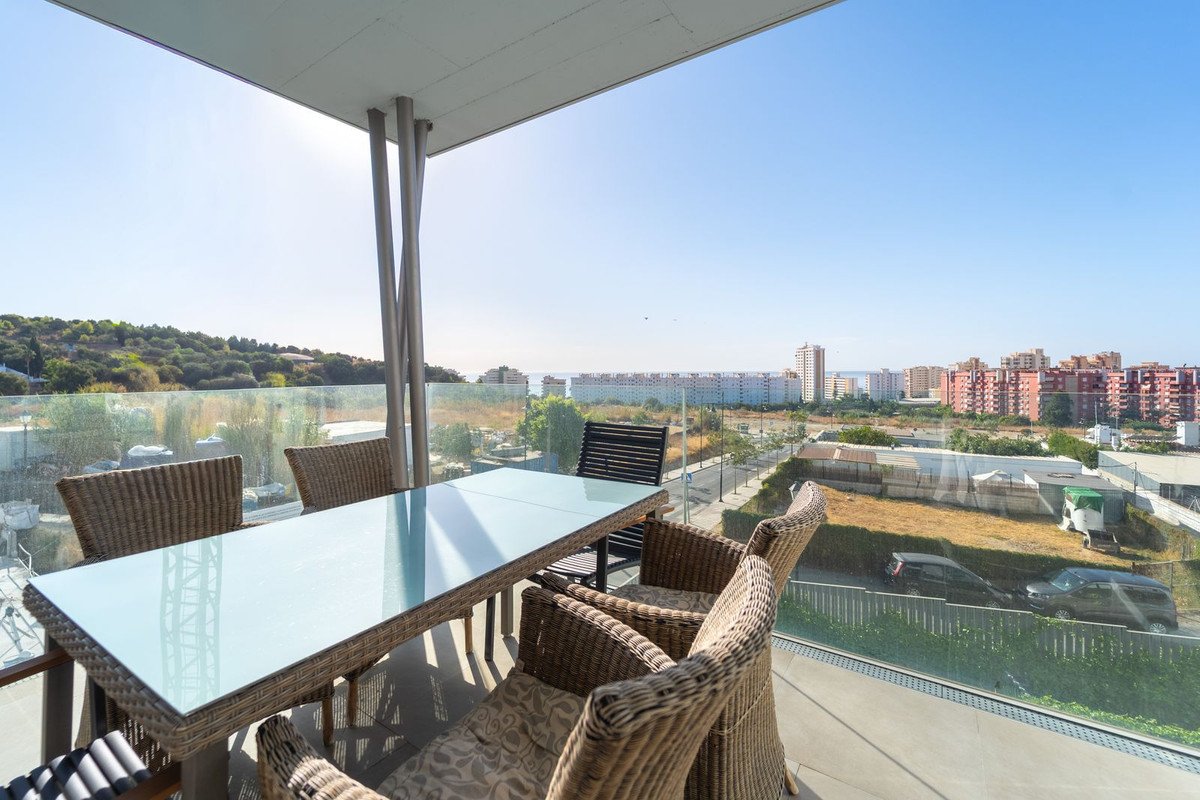 3 Bed Middle Floor Apartment in Los Pacos