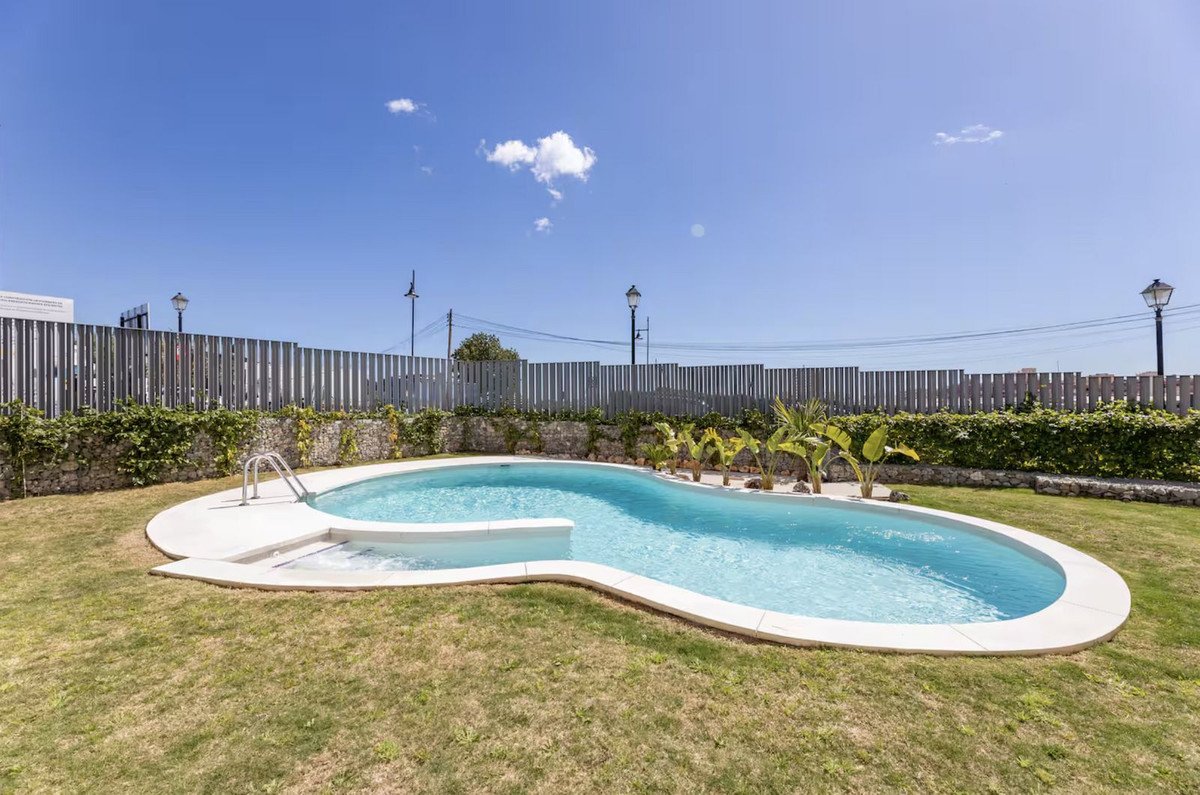3 Bed Middle Floor Apartment in Los Pacos