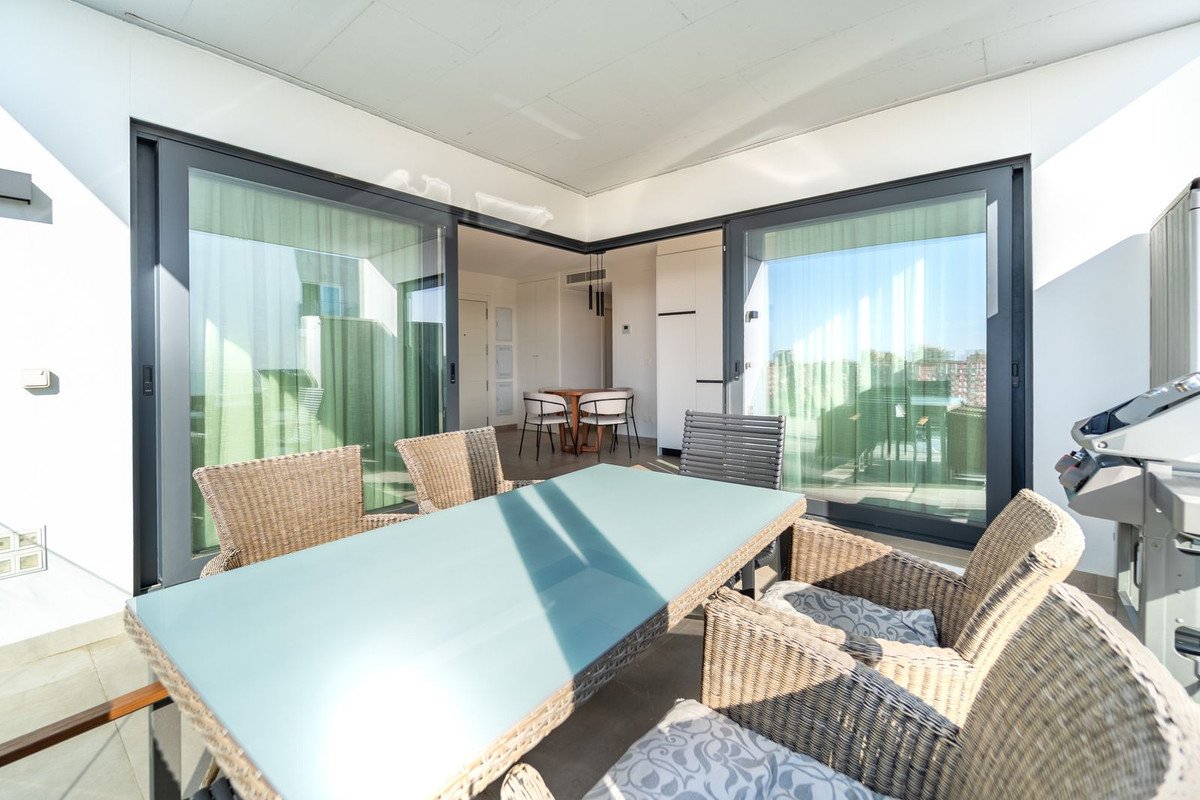 3 Bed Middle Floor Apartment in Los Pacos