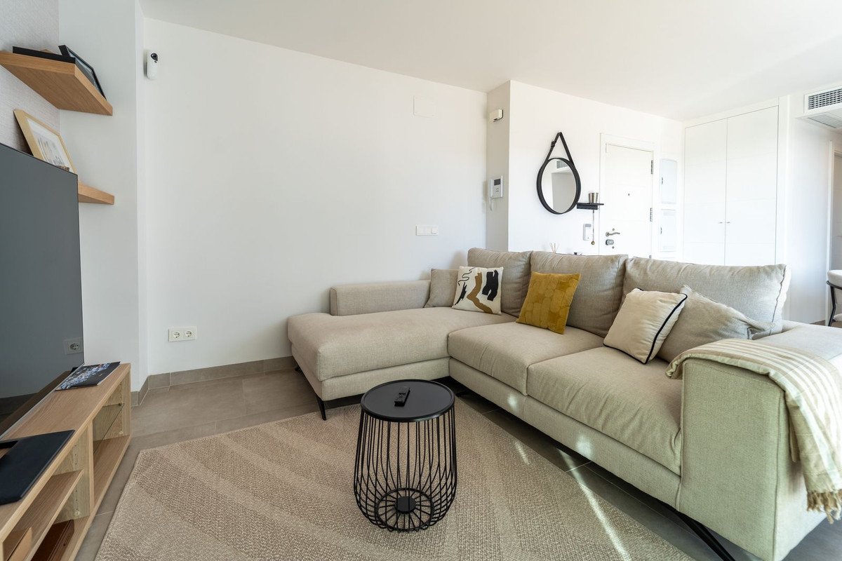 3 Bed Middle Floor Apartment in Los Pacos
