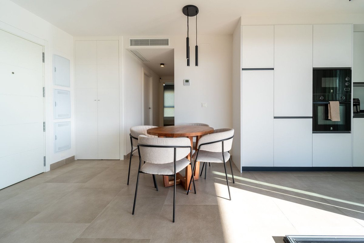 3 Bed Middle Floor Apartment in Los Pacos