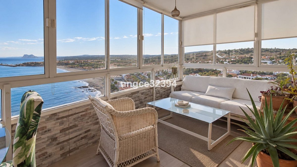 3 Bed Top Floor Apartment in Torreguadiaro