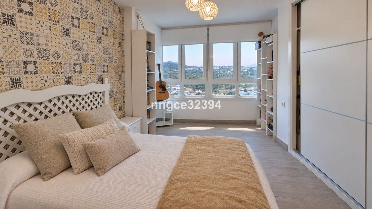 3 Bed Top Floor Apartment in Torreguadiaro