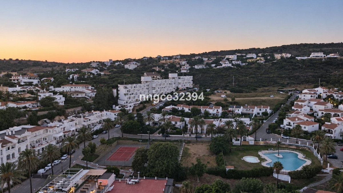 3 Bed Top Floor Apartment in Torreguadiaro