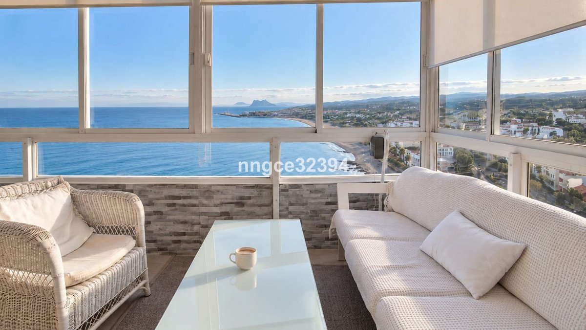 3 Bed Top Floor Apartment in Torreguadiaro