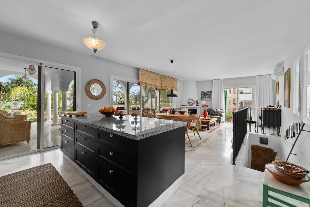 4 Bed Detached Villa in Mijas