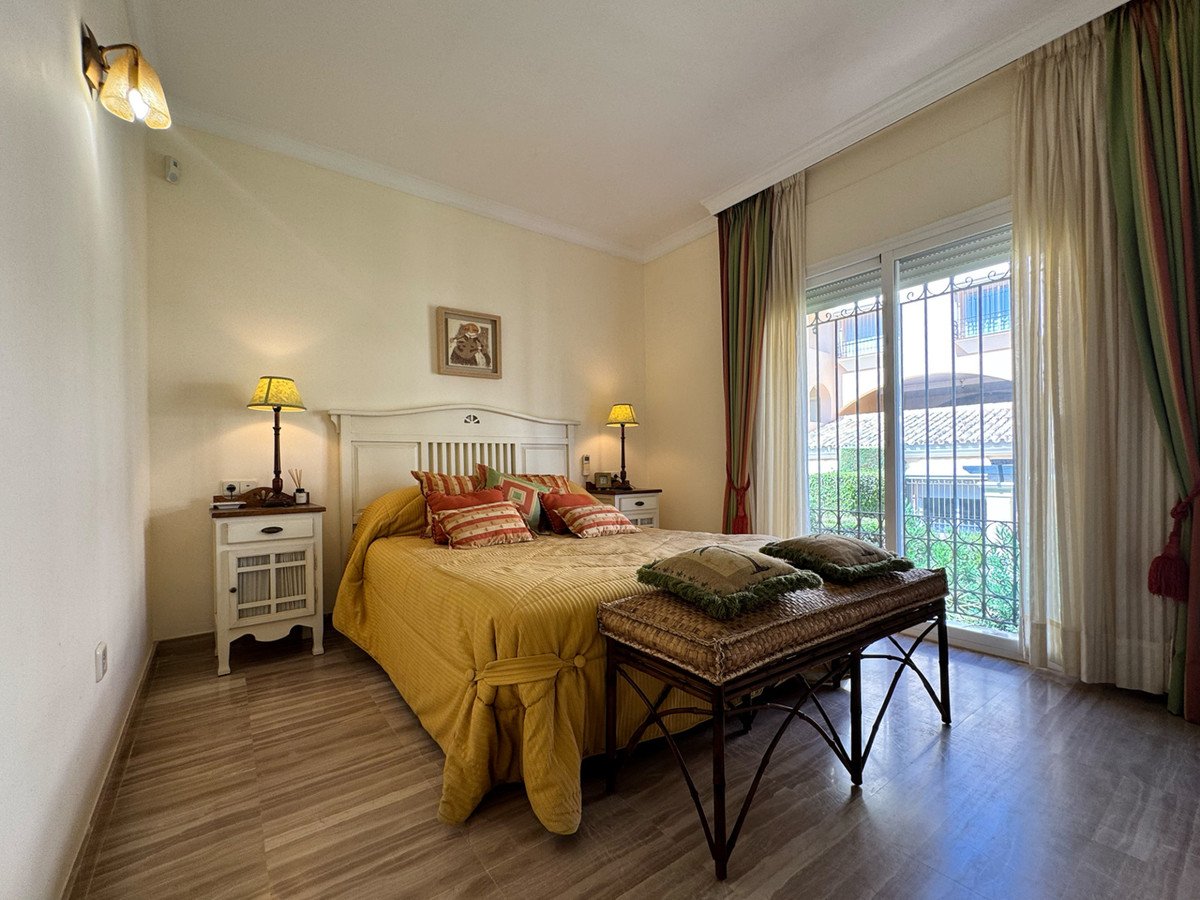 3 Bed Middle Floor Apartment in Elviria