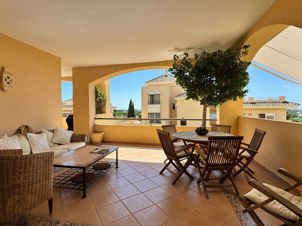 3 Bed Middle Floor Apartment in Elviria