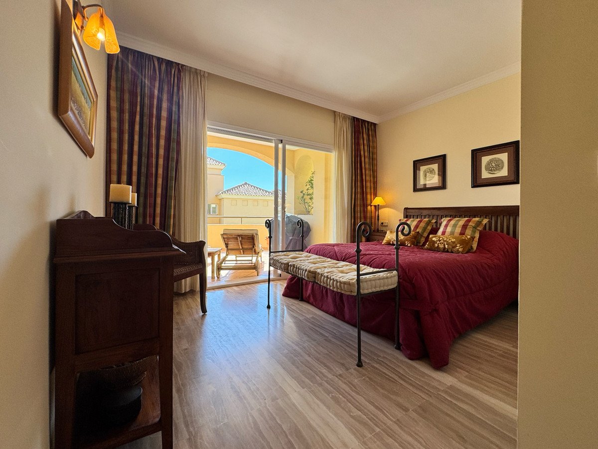 3 Bed Middle Floor Apartment in Elviria