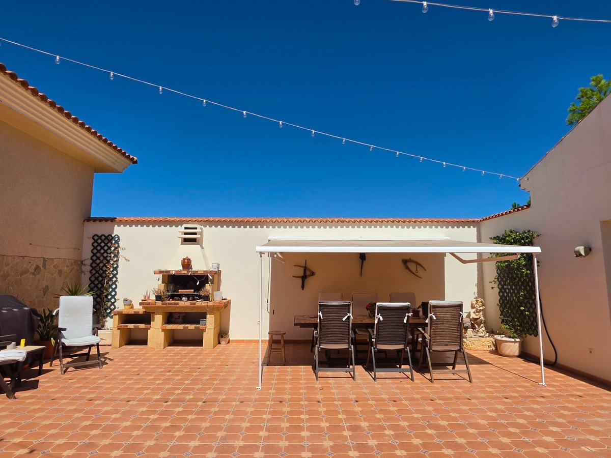4 Bed Detached Villa in Pinoso