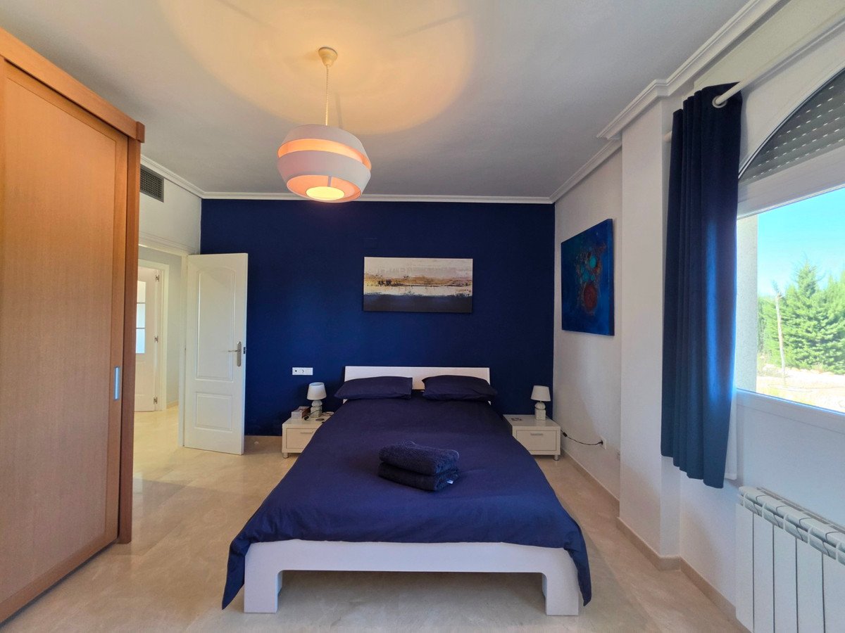 4 Bed Detached Villa in Pinoso