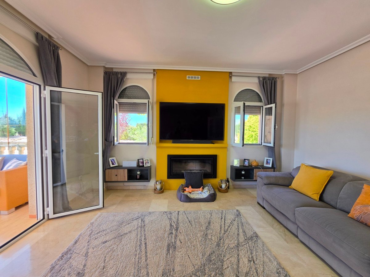 4 Bed Detached Villa in Pinoso