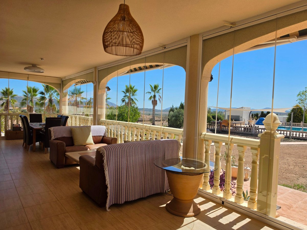 4 Bed Detached Villa in Pinoso