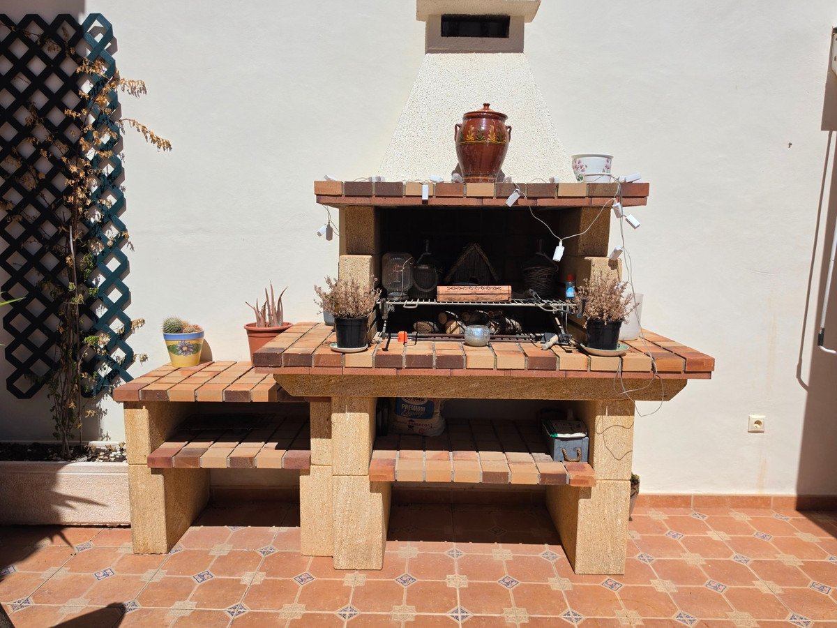4 Bed Detached Villa in Pinoso