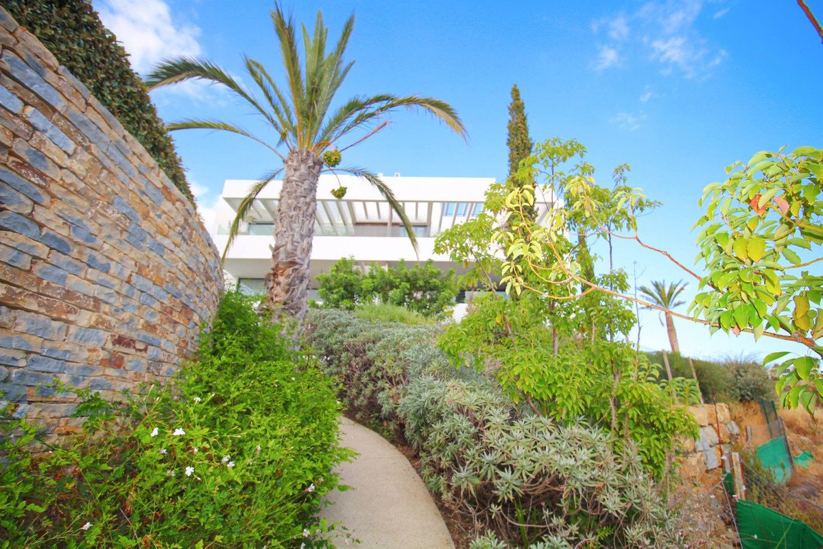 3 Bed Middle Floor Apartment in Los Arqueros