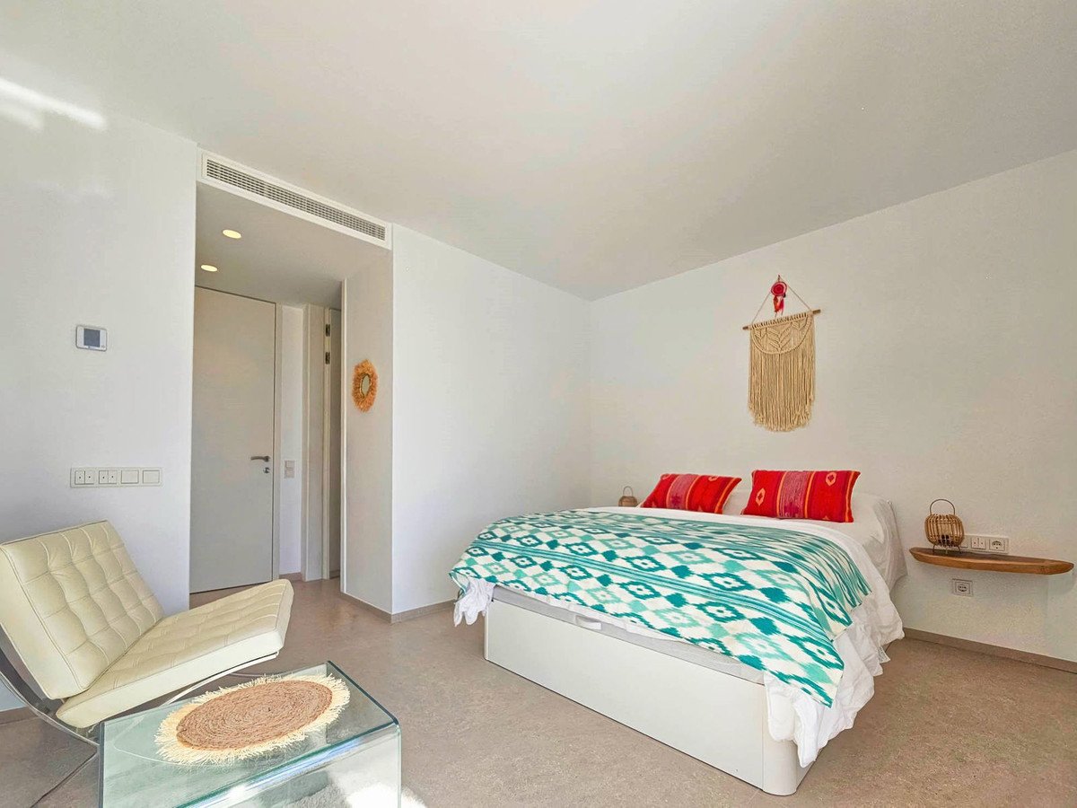 3 Bed Middle Floor Apartment in Los Arqueros