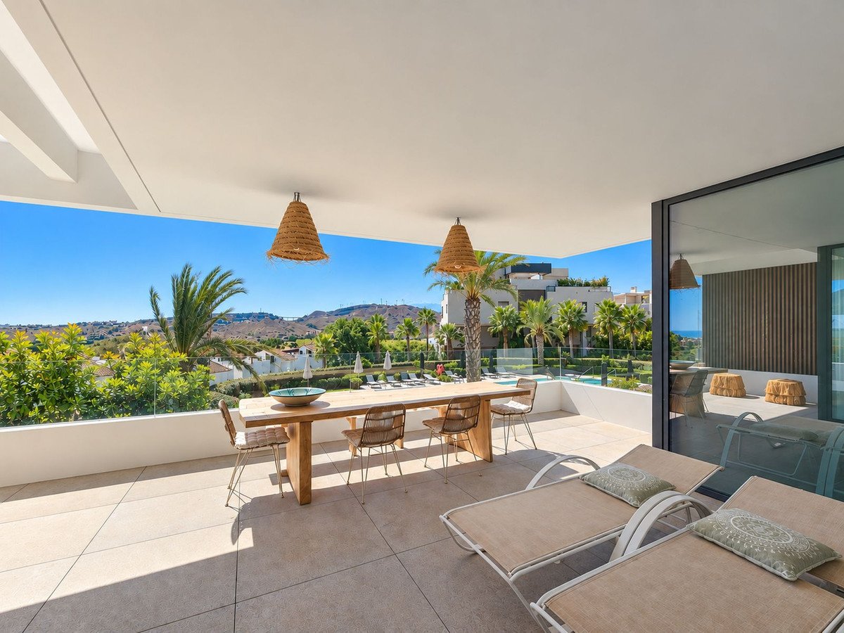 3 Bed Middle Floor Apartment in Los Arqueros