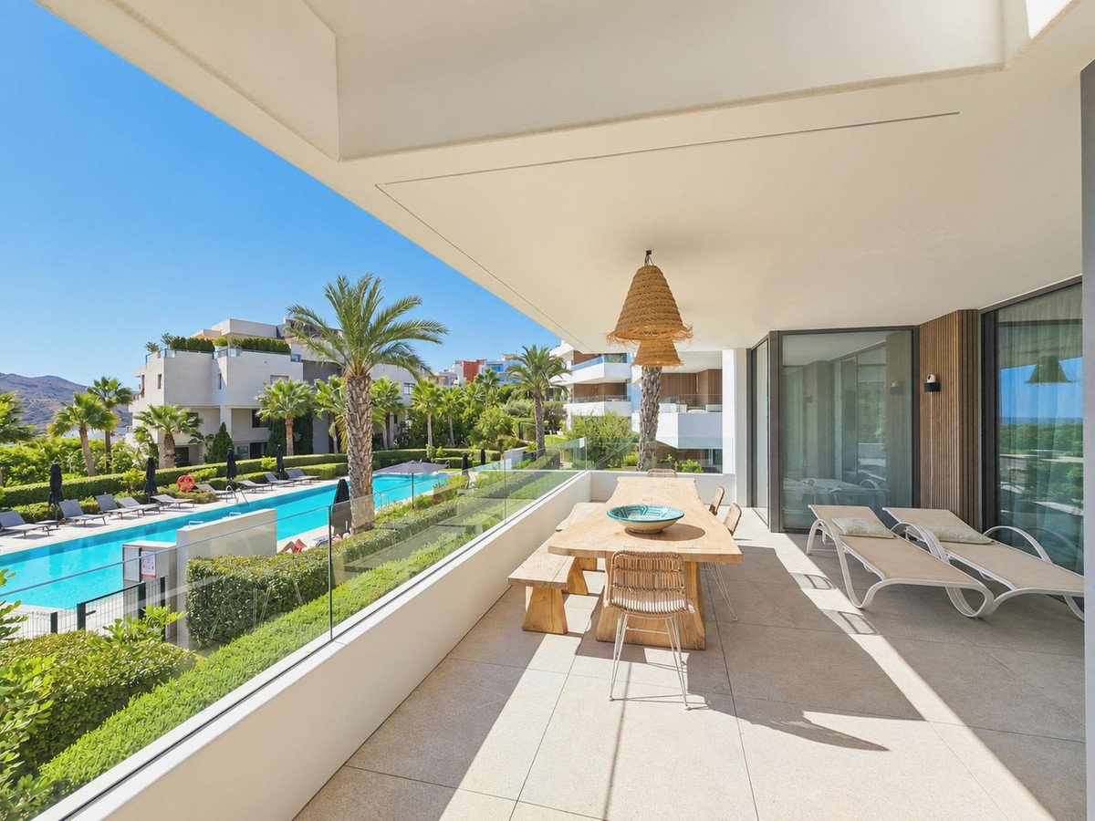 3 Bed Middle Floor Apartment in Los Arqueros