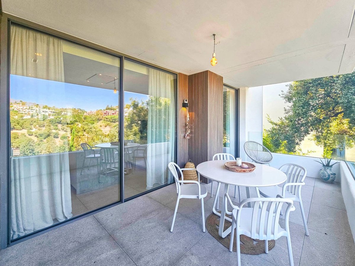 3 Bed Middle Floor Apartment in Los Arqueros