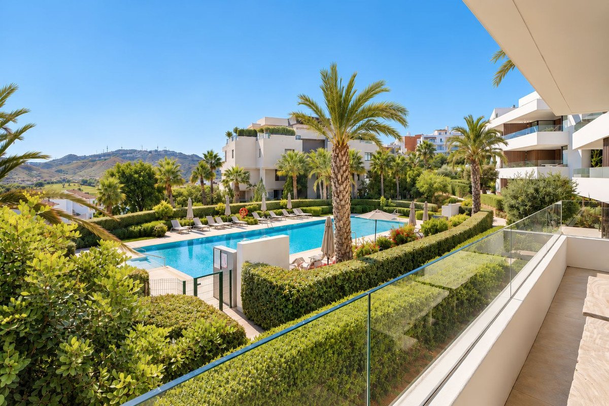 3 Bed Middle Floor Apartment in Los Arqueros