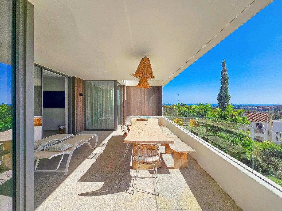 3 Bed Middle Floor Apartment in Los Arqueros