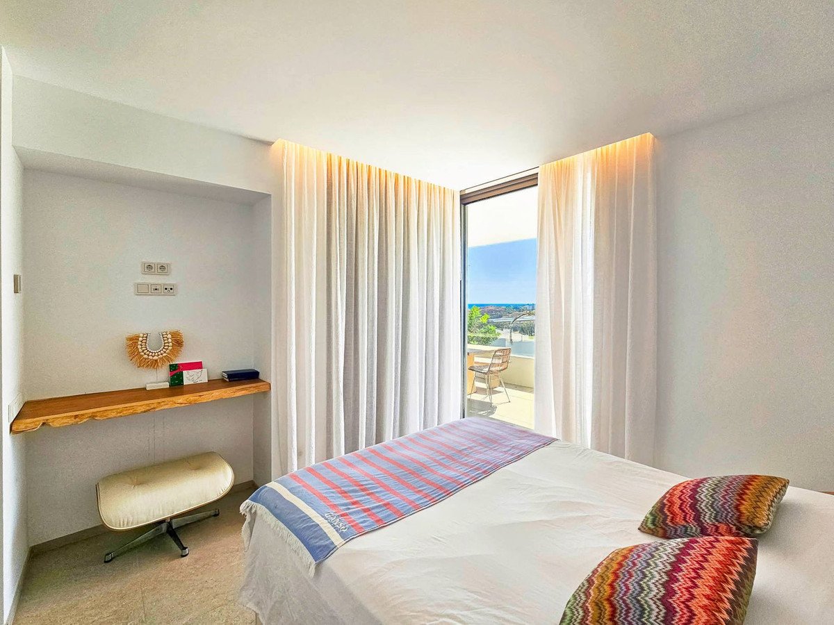 3 Bed Middle Floor Apartment in Los Arqueros