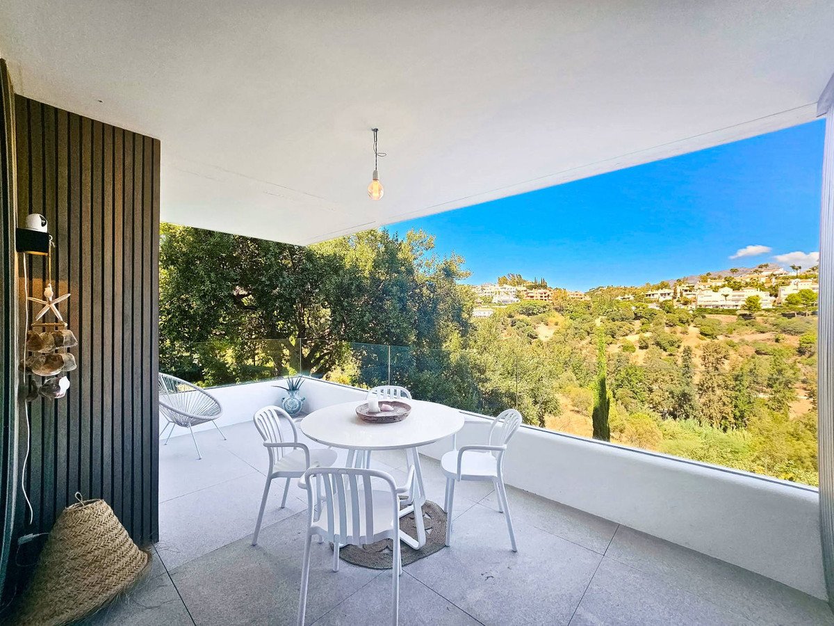 3 Bed Middle Floor Apartment in Los Arqueros