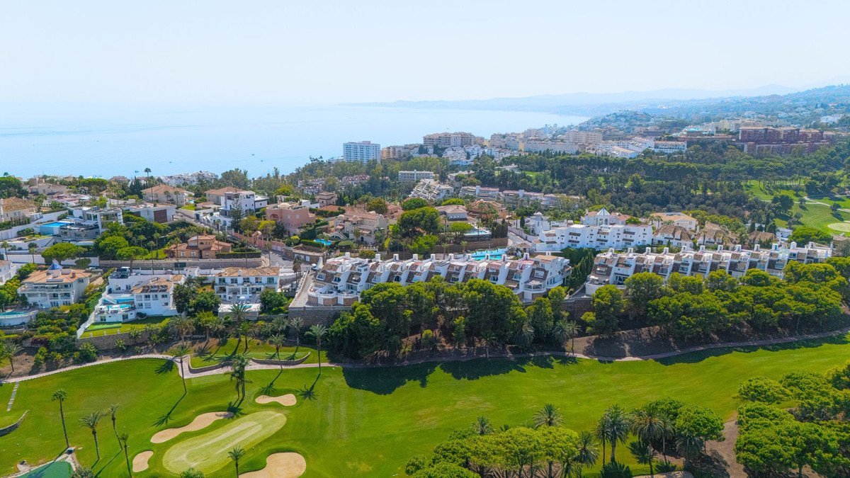 3 Bed Top Floor Apartment in Torrequebrada
